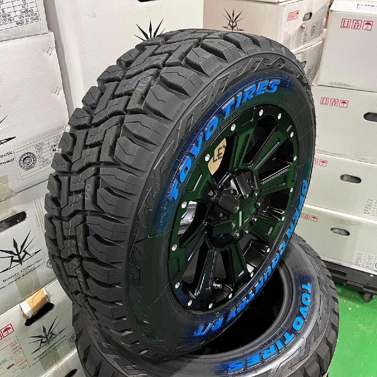 車検対応 ハイエース200系 タイヤホイール トーヨータイヤ オープンカントリー RT 215/65R16 ホワイトレター 16インチ DeathRock_画像3