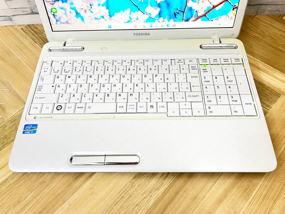 極上品/新型Window11搭載/東芝/爆速Core-i7搭載/カメラ/高速新品SSD512GB/驚異の16GBメモリ/DVD焼き/ブルーレイ/オフィス/ソフト多数！の画像3