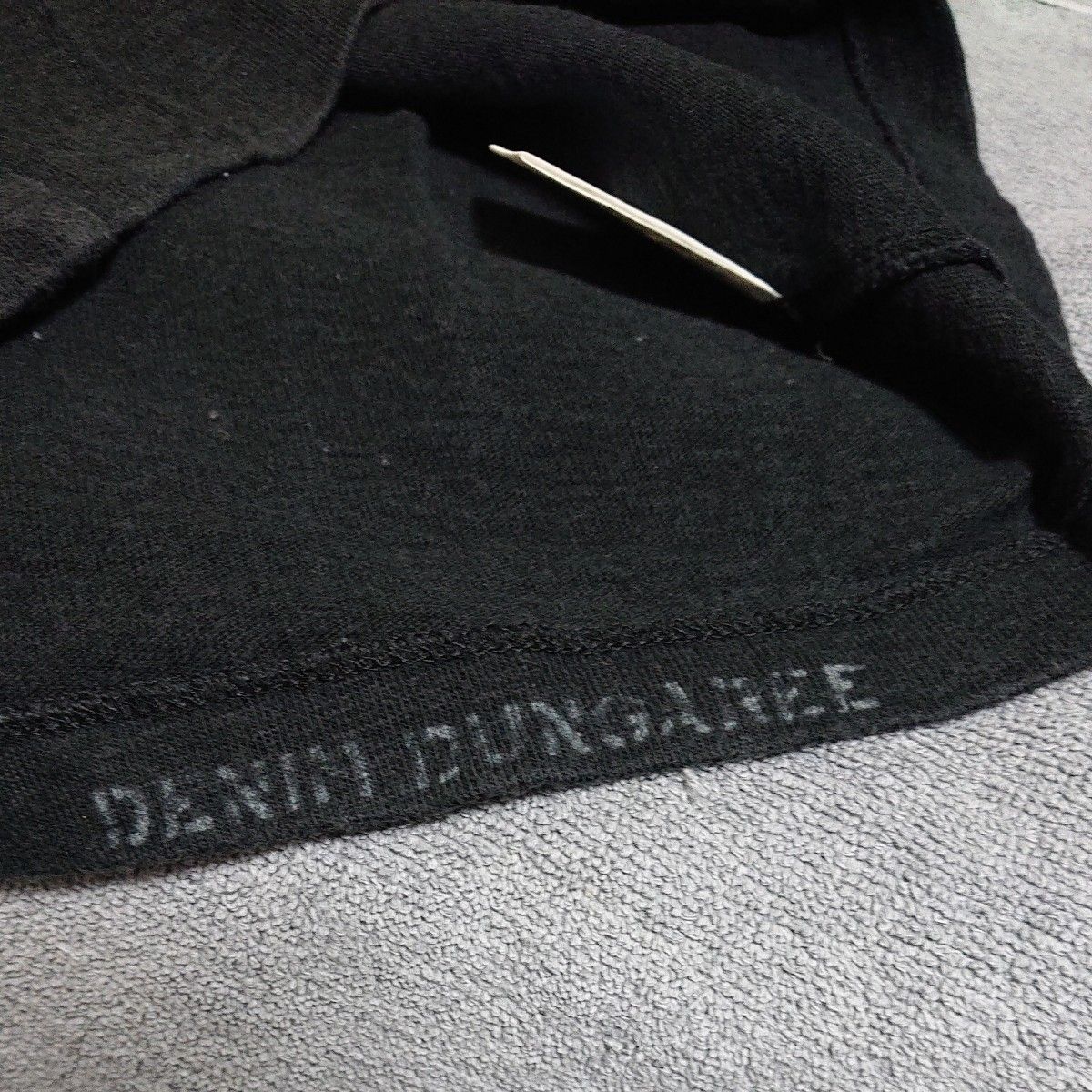 《DENIM&DUNGAREE》39英数アップリケ半袖 Tシャツ