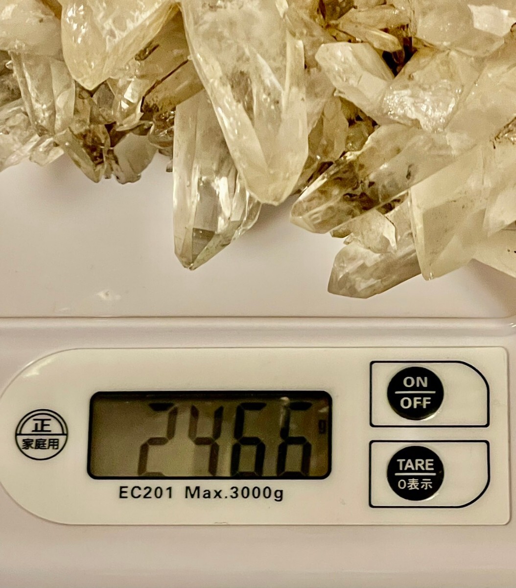 天然石 原石 水晶　2466g 鑑賞石_画像2