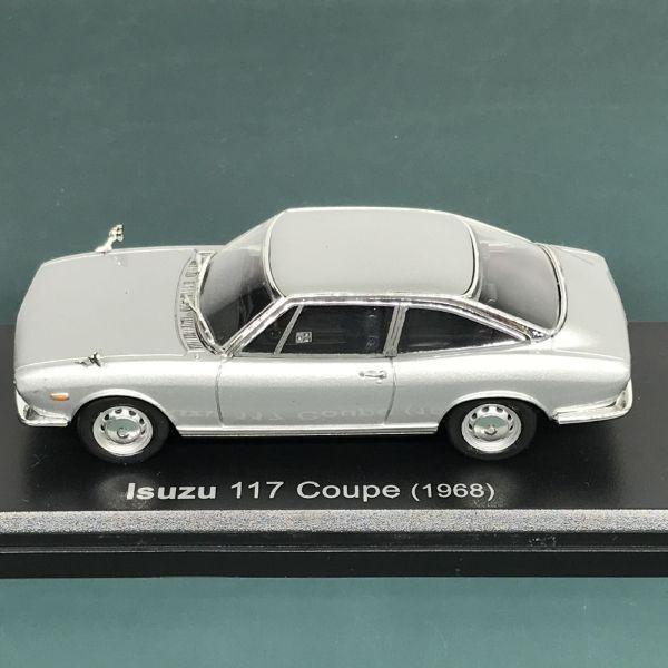 いすゞ 117 クーペ 1968 1/43 国産名車 コレクション アシェット Isuzu Coupeの画像3