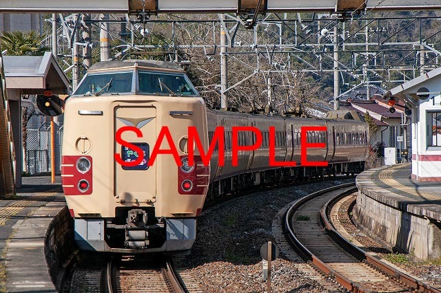 Ｄ-５A【鉄道写真】Ｌ版４枚　３８１系　特急やくも　国鉄特急色復刻塗装車（１）_画像4