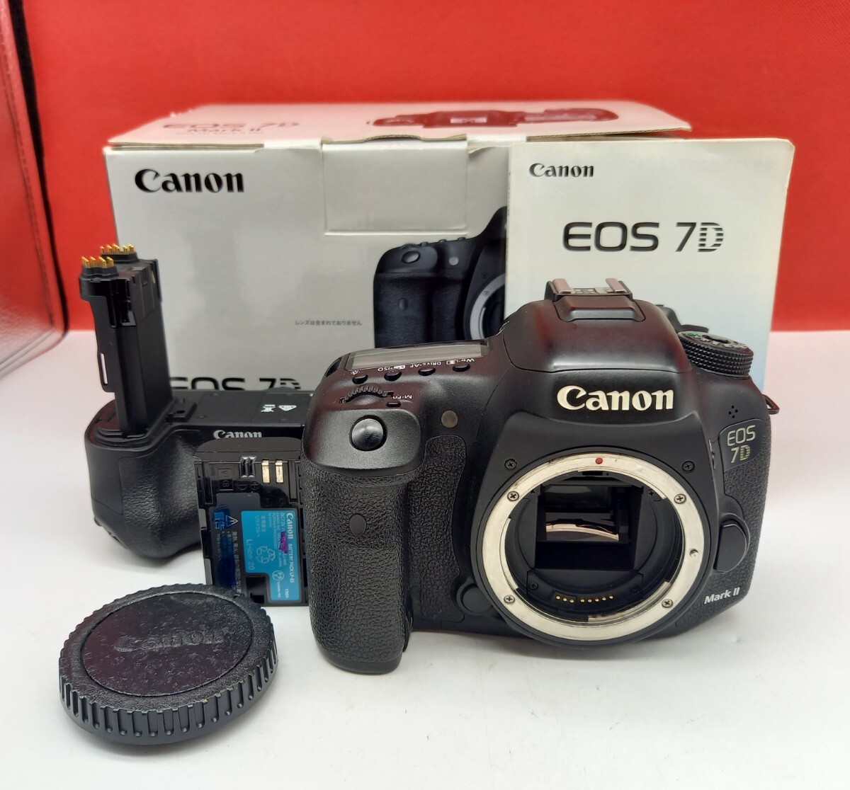 ■ Canon EOS 7D Mark II デジタル一眼レフカメラ ボディ 動作確認済 シャッター、フラッシュOK BATTERY GRIP BG-E16 バッテリー キャノンの画像1
