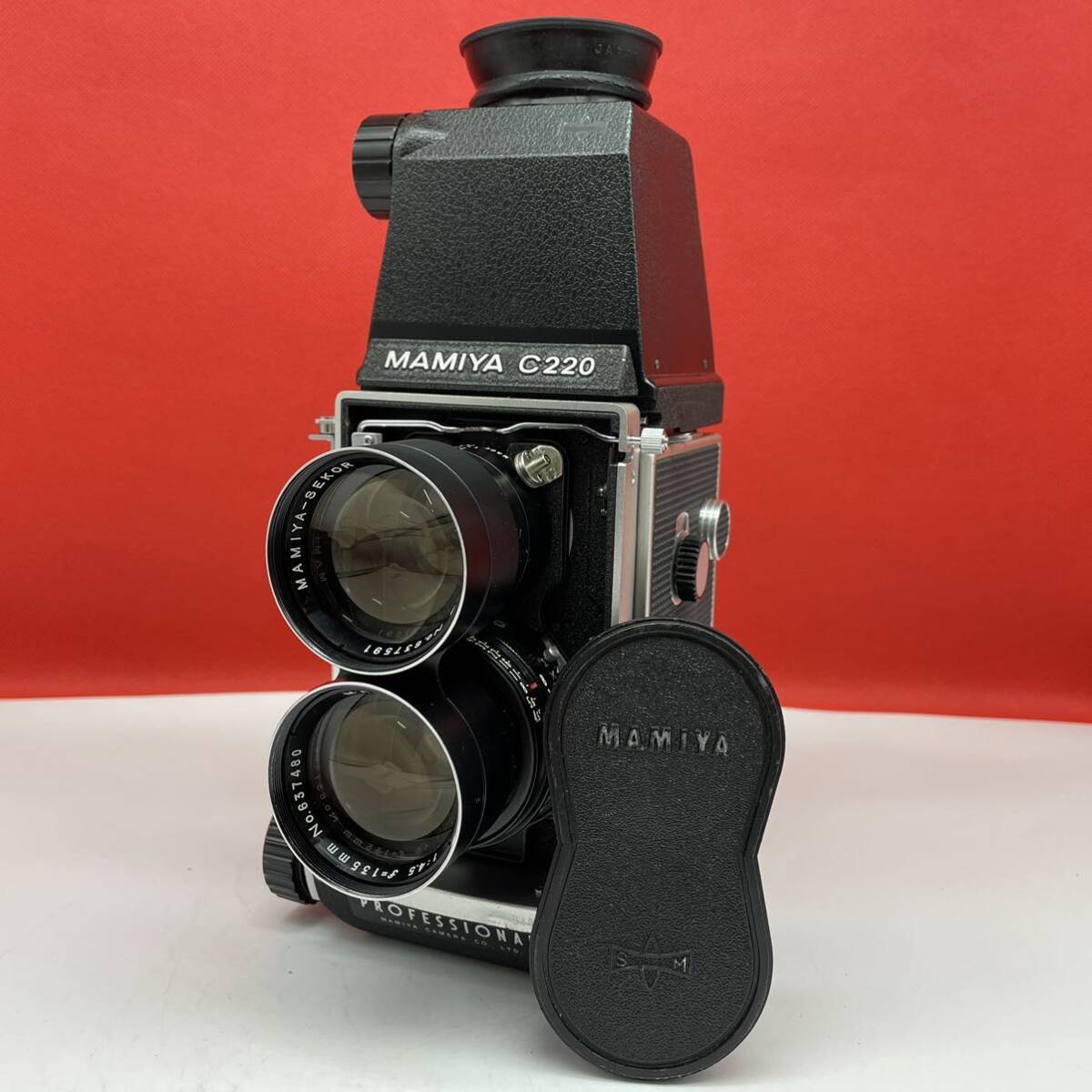 □ Mamiya C220 professional ボディ 二眼レフカメラ フィルムカメラ MAMIYA-SEKOR 135mm F4.5 レンズ シャッターOK マミヤ