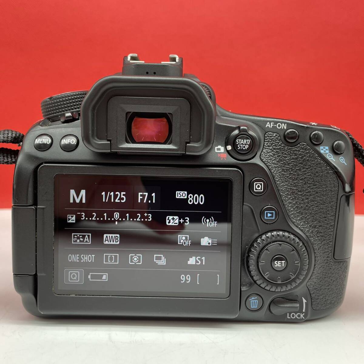 □ Canon EOS 80D デジタル一眼レフカメラ ボディ EF-S 18-55mm F3.5-5.6 IS STM レンズ 動作確認済 バッテリー 付属品 キャノンの画像3