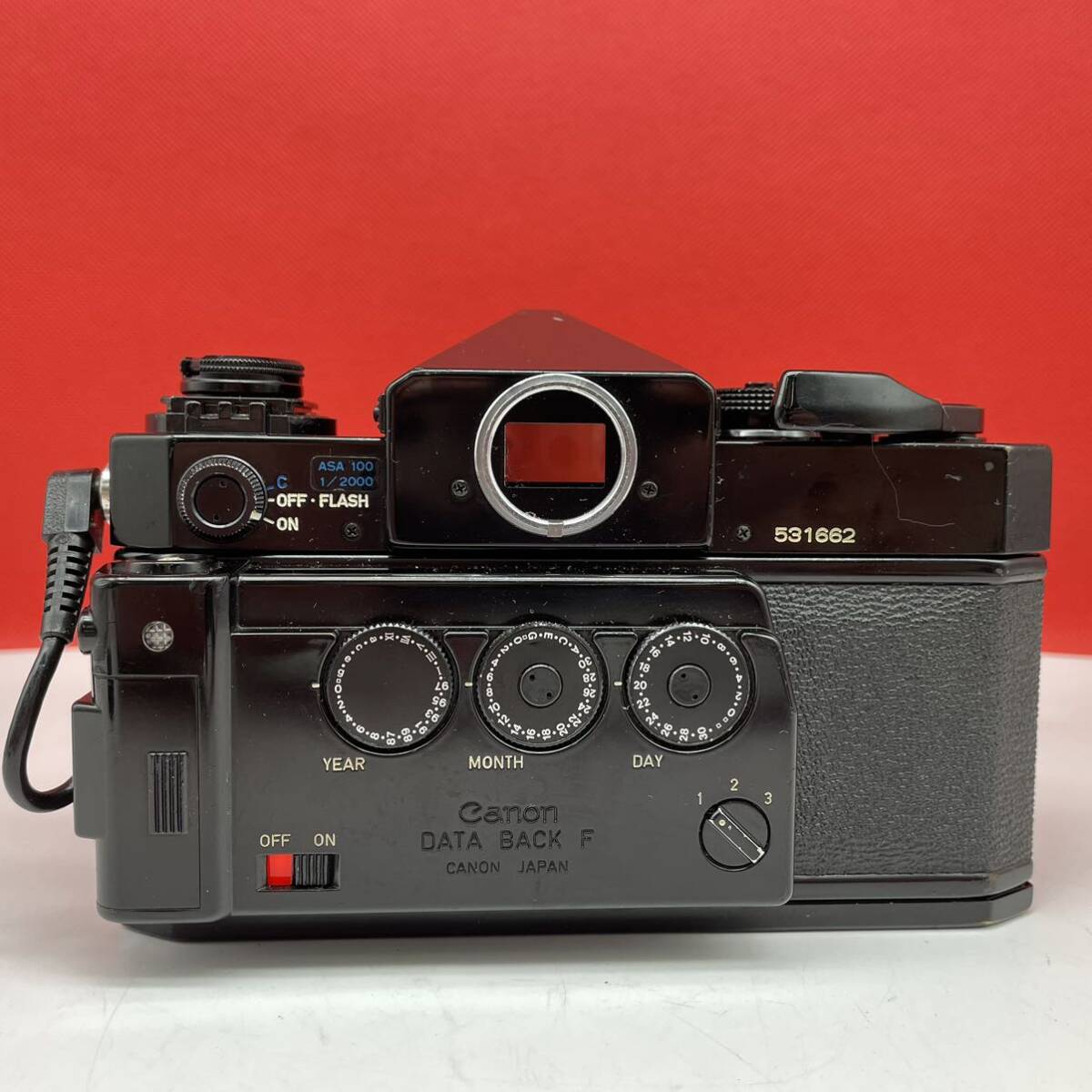 □ Canon F-1 フィルムカメラ 一眼レフカメラ ボディ ZOOM LENS FD 35-70mm F3.5-4.5 レンズ DATE BAKC F シャッター、露出計OK キャノン_画像3