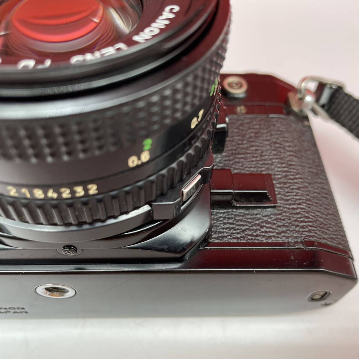 □ Canon AE-1 ボディ NEW FD 50mm F1.8 レンズ フィルムカメラ 一眼レフカメラ 動作確認済 シャッター、露出計OK キャノン_画像10