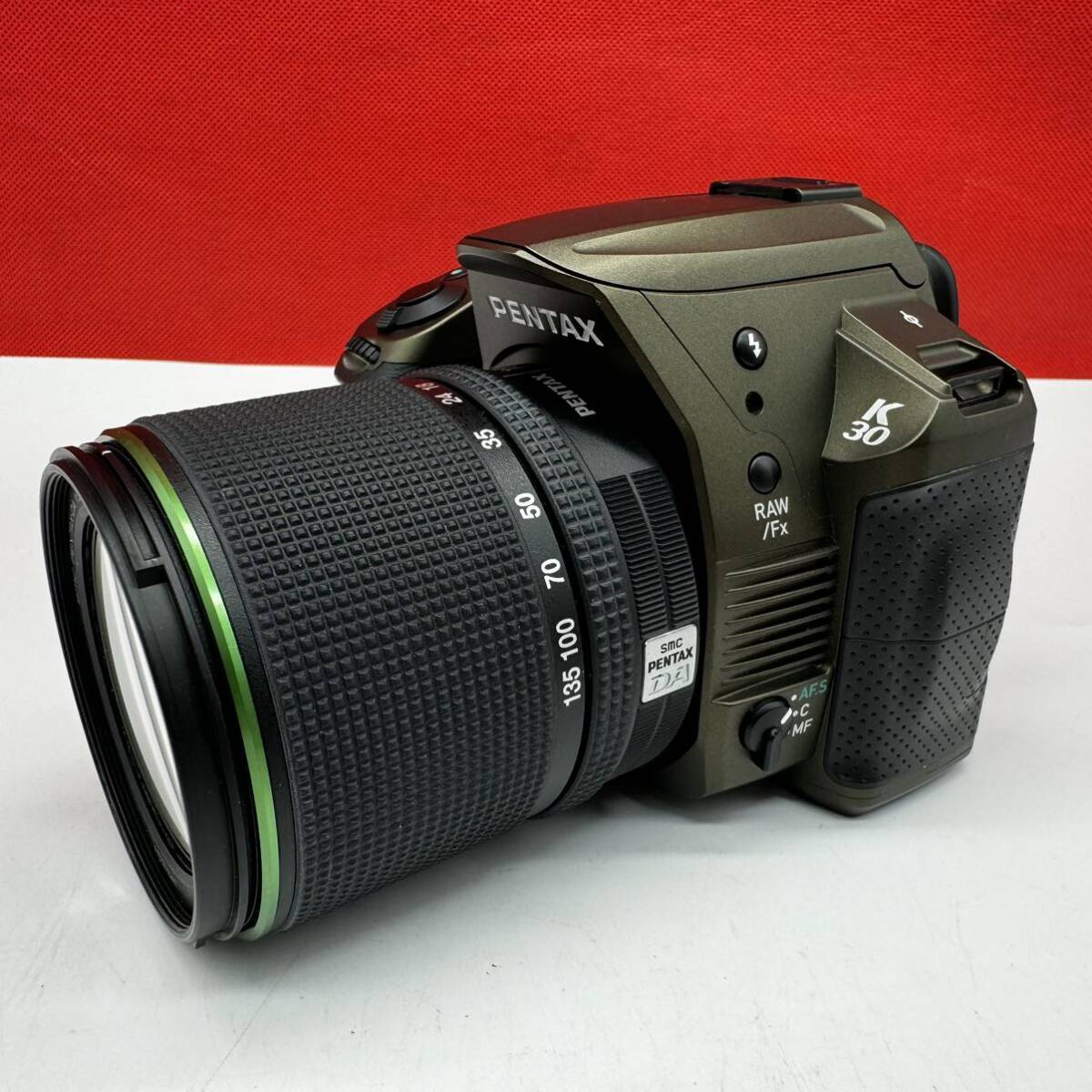 ▲ PENTAX K30 ボディ SMC PENTAX-DA 18-135mm F3.5-5.6 シルキーグリーン デジタル一眼レフカメラ 動作確認済 ペンタックスの画像4