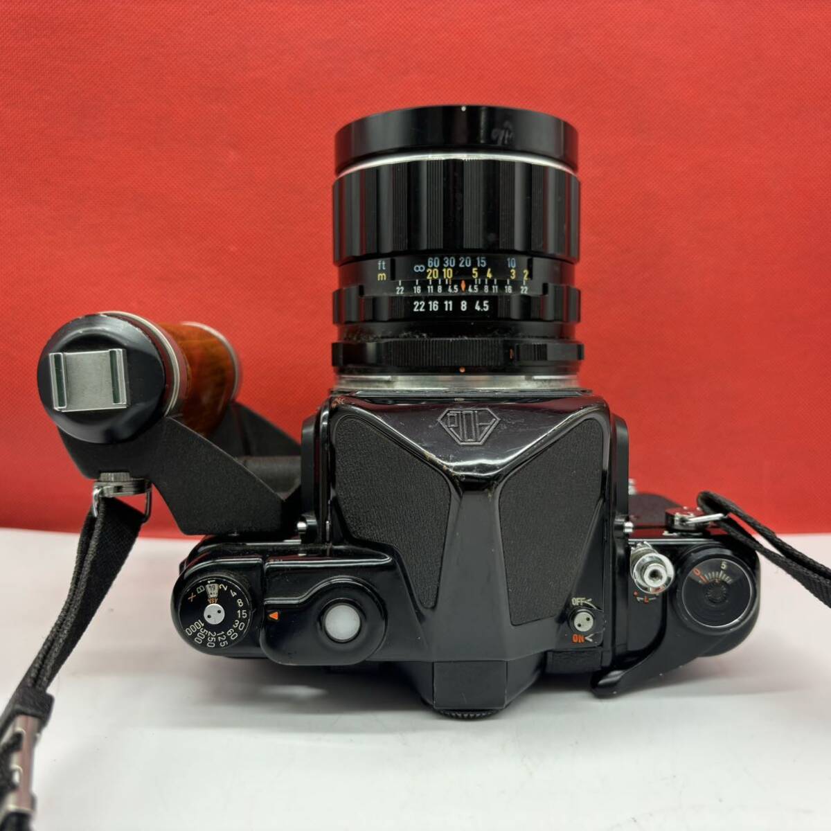 ◆ PENTAX 6×7 中判フィルムカメラ TTLファインダー TAKUMAR /6×7 F4.5/75 レンズ シャッター、露出計OK 木製グリップ ペンタックス _画像5