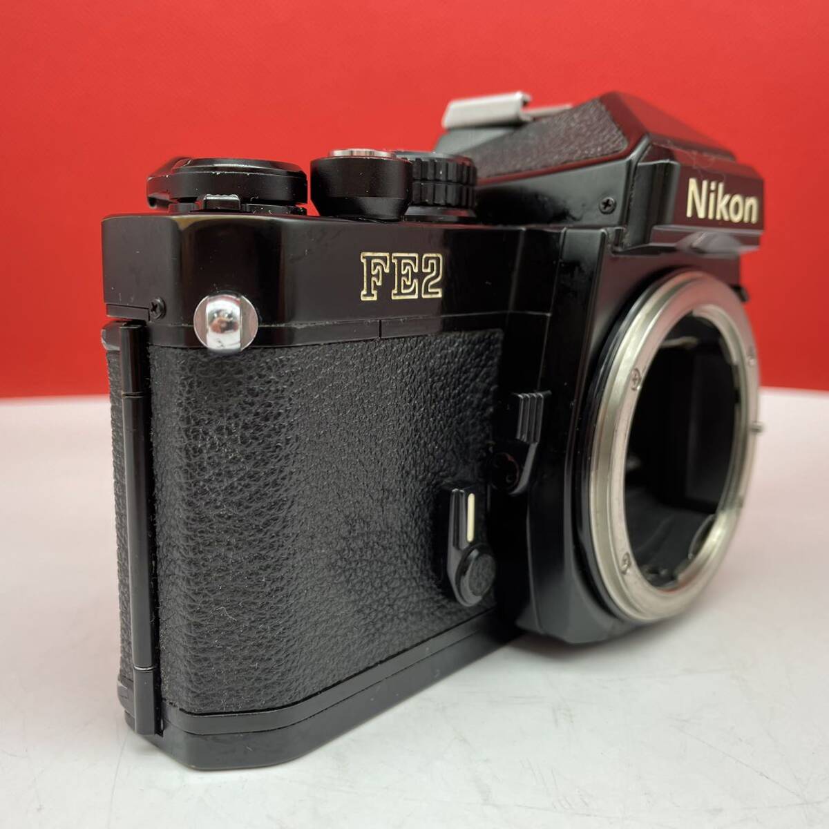 □ Nikon FE2 フィルムカメラ 一眼レフカメラ ボディ ブラック 黒 ジャンク ニコン_画像2