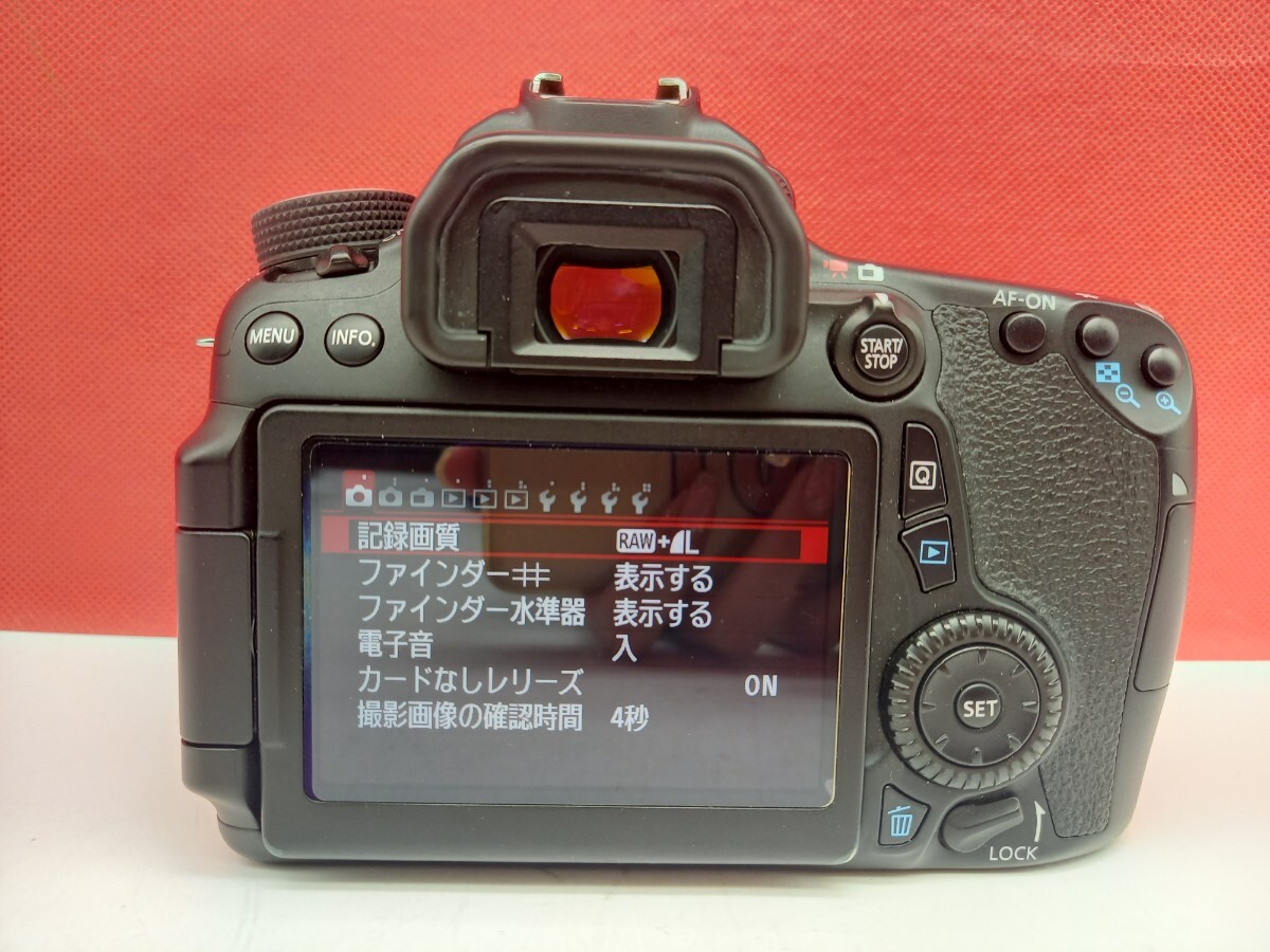 ■ Canon EOS 70D デジタル一眼レフカメラ ボディ 動作確認済 シャッター、フラッシュOK バッテリー 充電器 キャノン