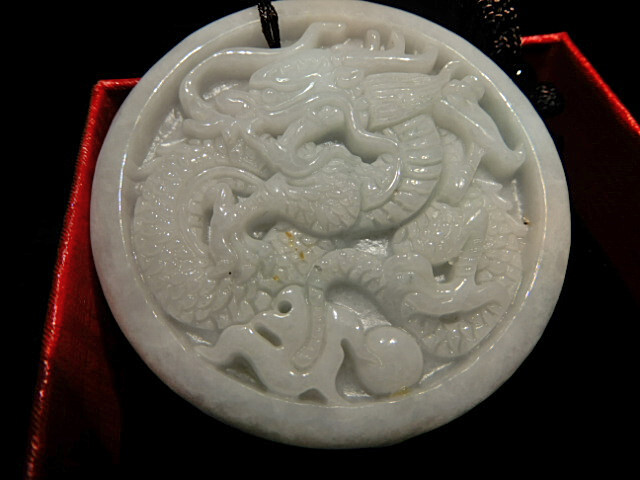 ミャンマー純天然ヒスイＢＤ4345翡翠 「神龍」一級彫品53*6.5mmプレゼント用箱付きの画像3
