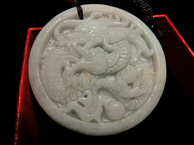 ミャンマー純天然ヒスイＢＤ4345翡翠 「神龍」一級彫品53*6.5mmプレゼント用箱付きの画像2