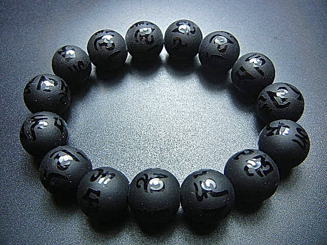 * west warehouse heaven . beads *JFV2936 black onyx 14mm. writing carving super recommendation 
