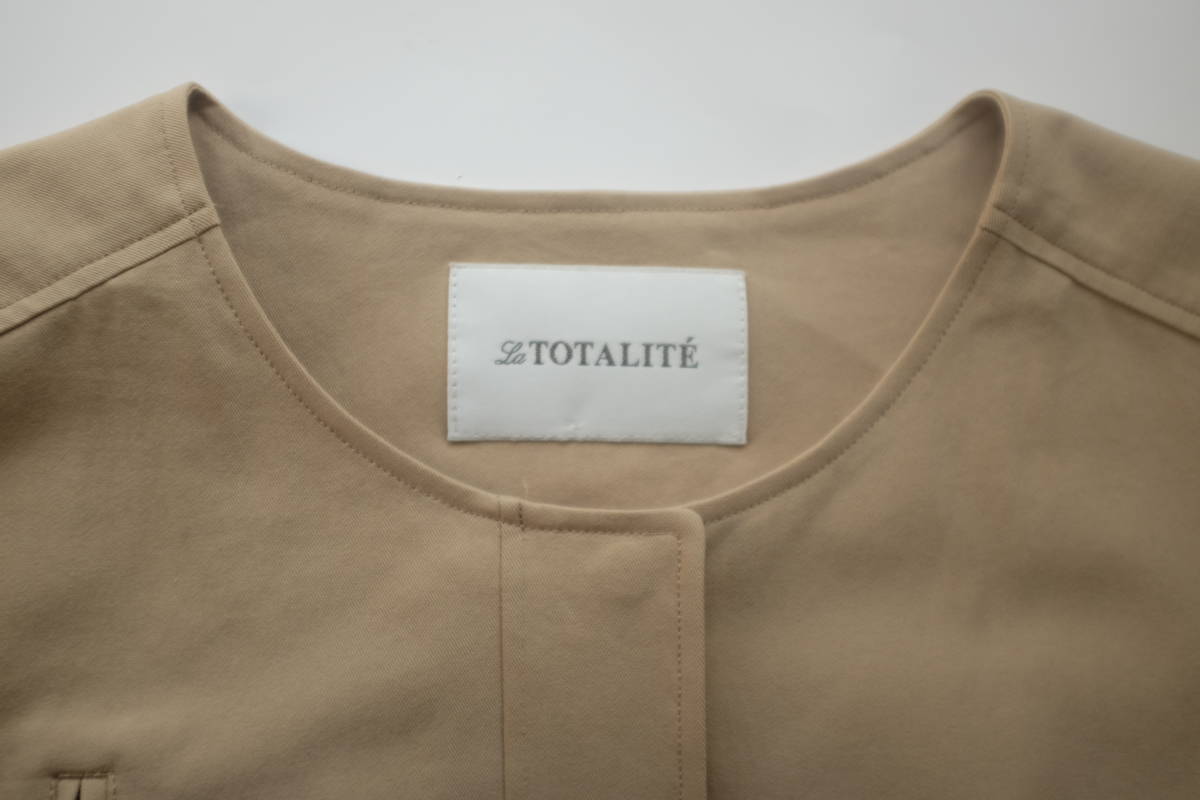 La Totalite *La Totalite* beautiful goods * jacket * Zip using * beige group *M number 