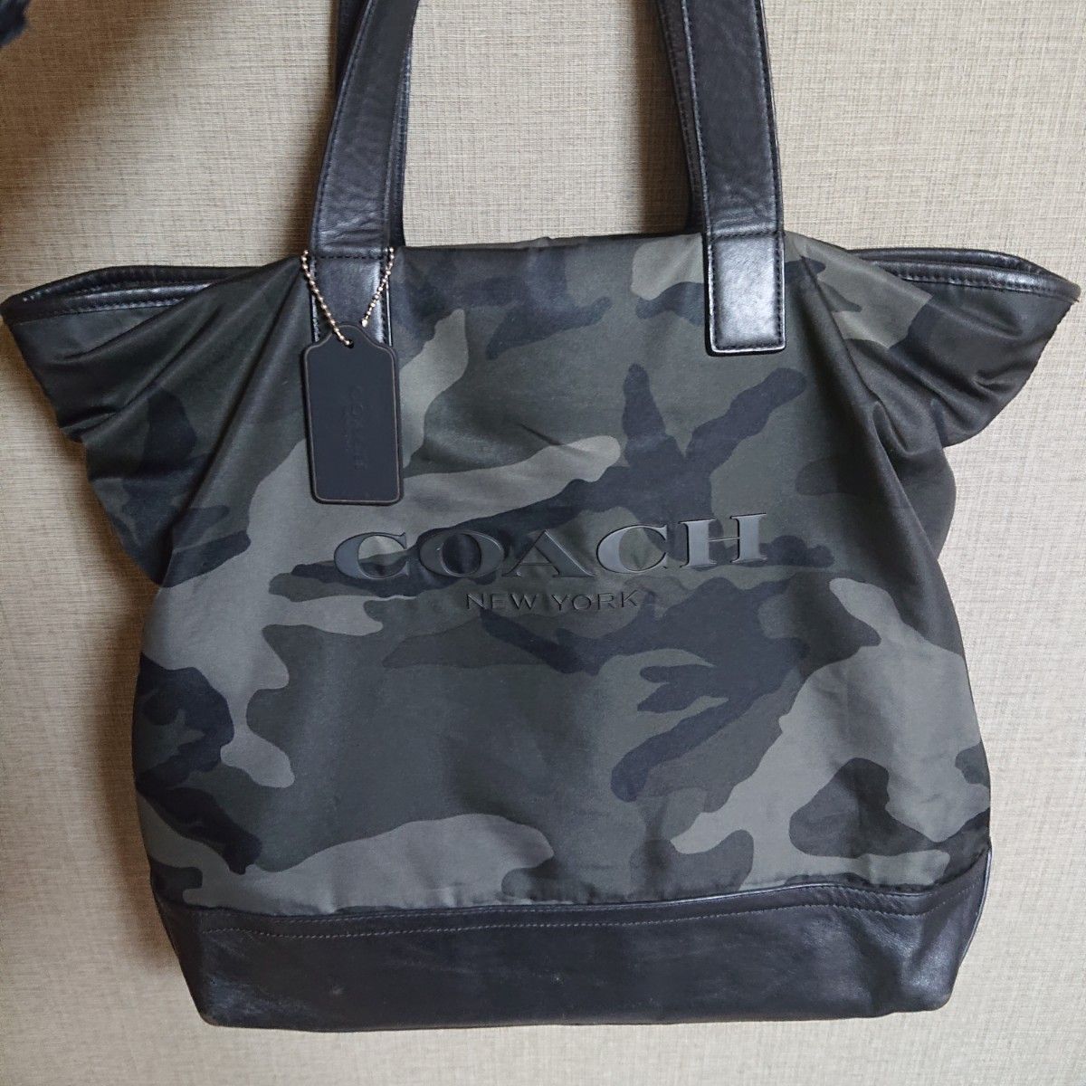   COACHバッグカモフラ