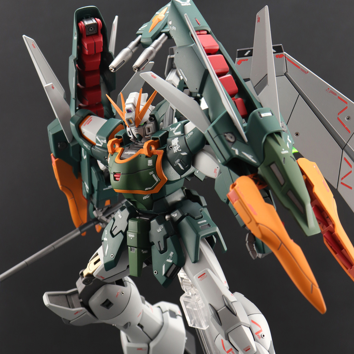 MG 1/100 アルトロンガンダムＥＷ(フーティエ装備) 改修塗装済完成品 ナタク 拡張パーツ 敗者たちの栄光 新機動戦記ガンダムW 張五飛の画像10