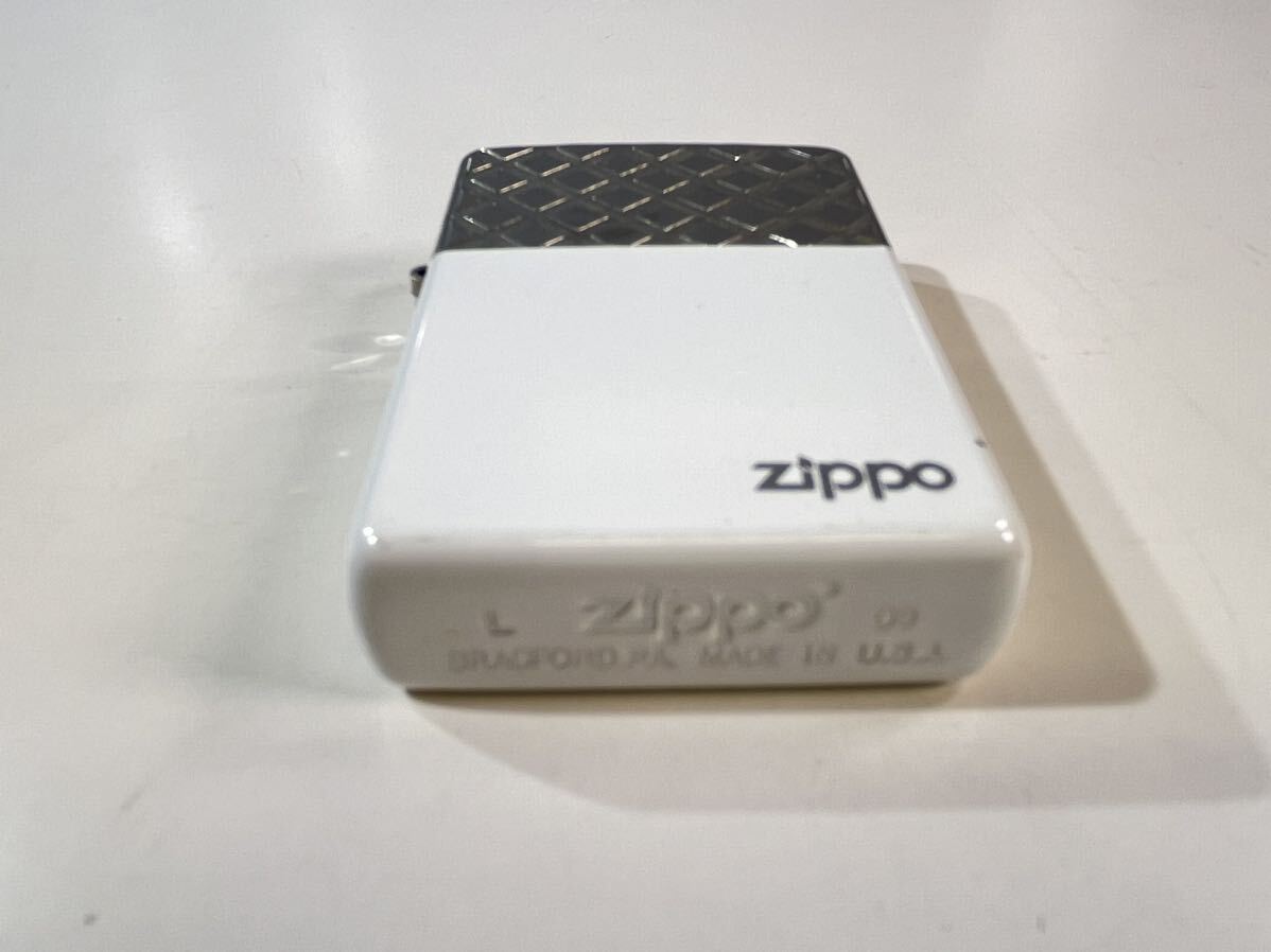 ★Zippo オイルライター 喫煙具 ホワイト オイル 純正着火石 フリント 箱入り ギフト 動作未確認 中古品 管理K26_画像5