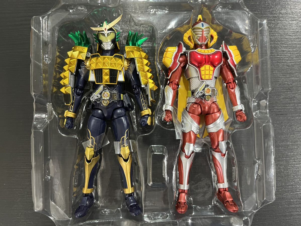 S.H.Figuarts 仮面ライダー鎧武パインアームズ&仮面ライダーバロンマンゴーアームズセット　開封現状品_画像2