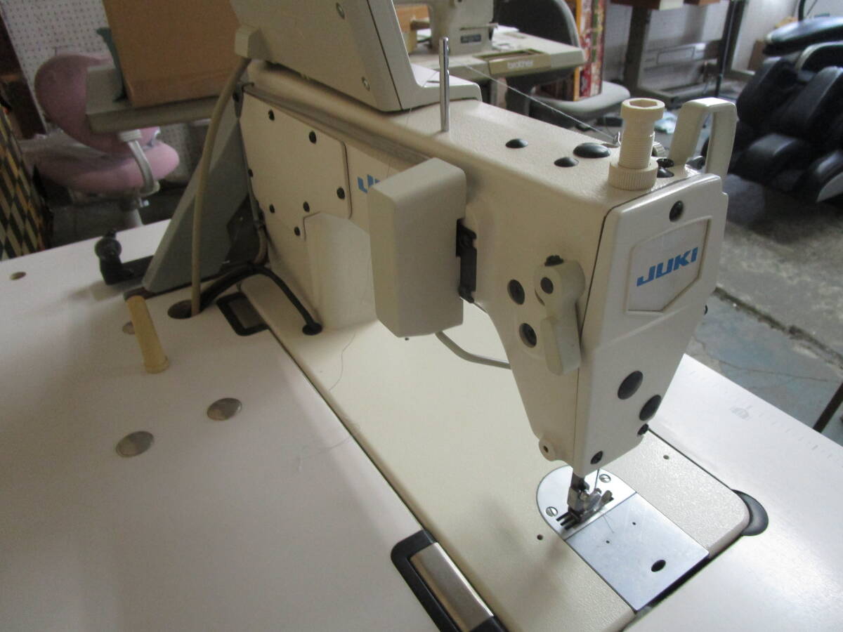 ■工業用ミシン 自動糸切本縫い ＪＵＫＩ ＤＤＬ－５５７０Ｎ ＳＣ－１２０Ｎ １００ＶＳＥＴ③■の画像6