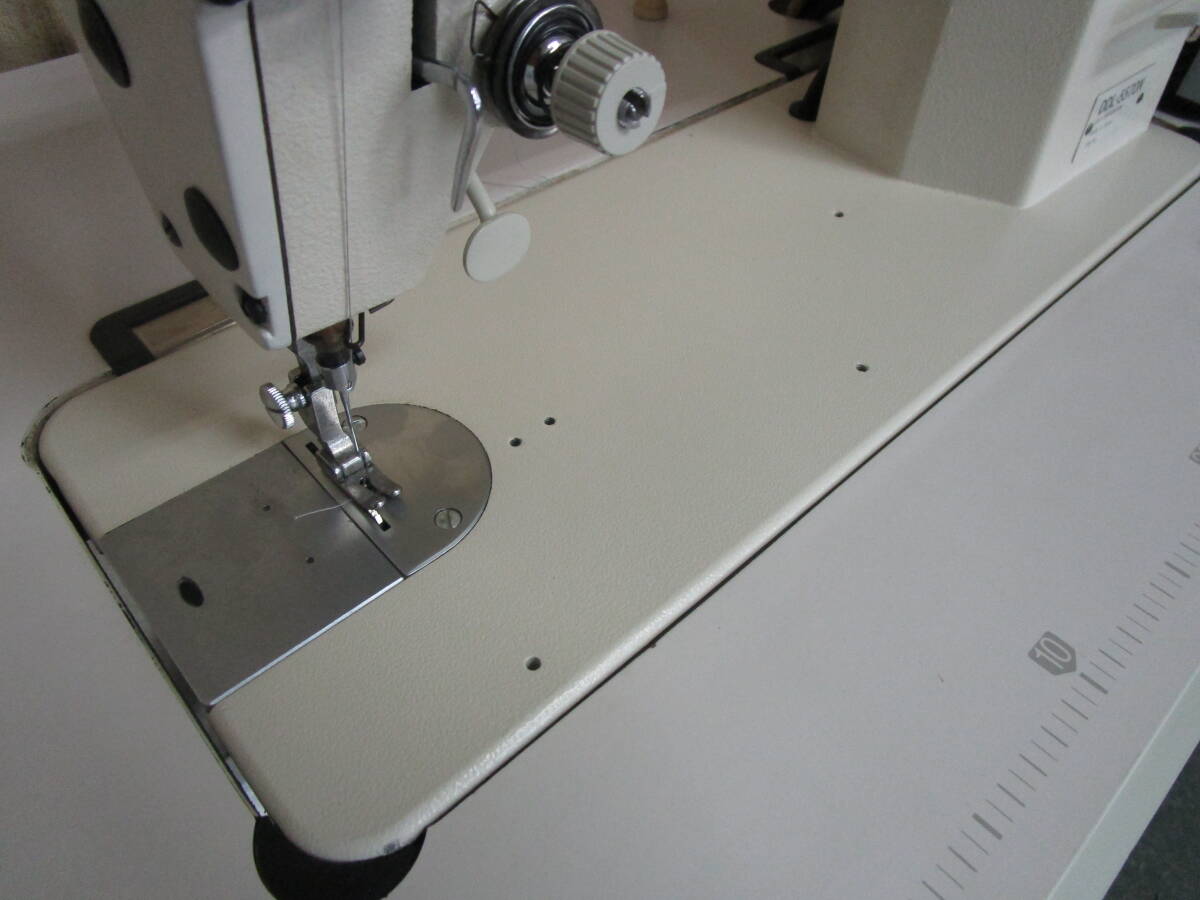 ■工業用ミシン 自動糸切本縫い ＪＵＫＩ ＤＤＬ－５５７０Ｎ ＳＣ－１２０Ｎ １００ＶＳＥＴ③■の画像7