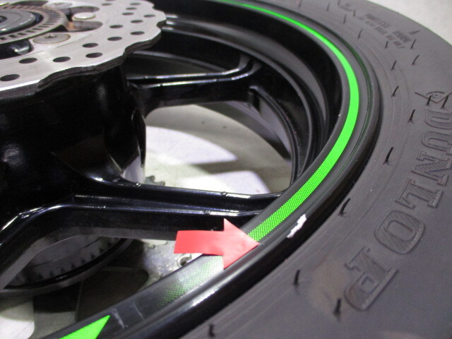 4★NINJA400用他リアホイール403 純正.めくれ無.17×4.50.ニンジャ400R.タイヤ.ROADSMARTII.〔検索用〕NINJA650.650R.ER-4n.ER-6n.ER-6fの画像3