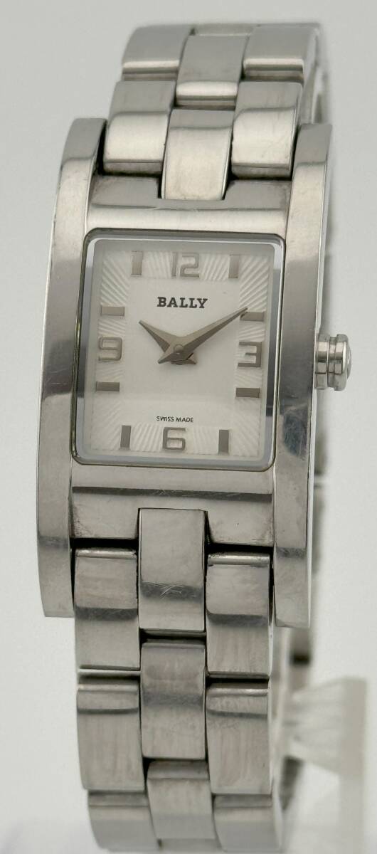 【バリー 1円～】 ◎BALLY◎ M160-169 白文字盤 スクエア 腕時計 クォーツ 稼働 レディース U8249の画像1