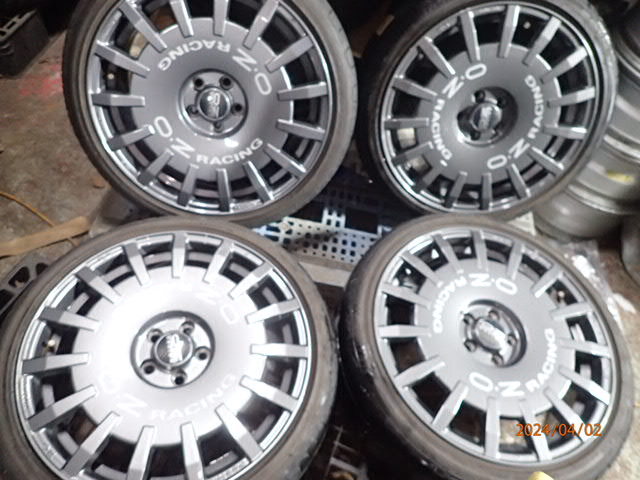 美品 OZ ラリーレーシング 18x7.5J PCD100 +48 215/40R18 4本 プリウス 50 30 カローラ スポーツ ツーリング 86 BRZ インプレッサ レガシィ_画像1