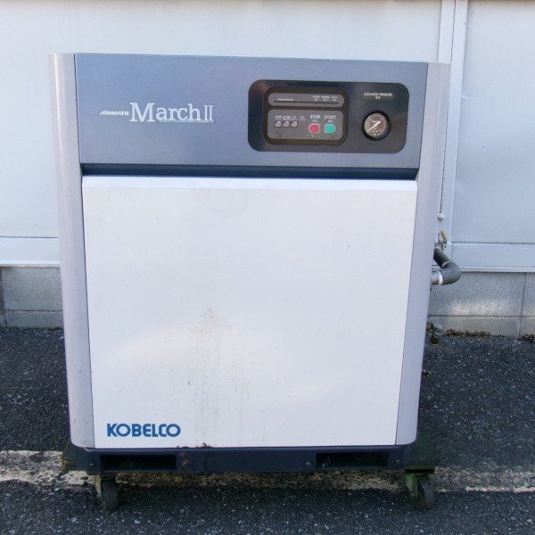 コベルコ 〇7.5馬力スクリューコンプレッサードライヤー付き 吐出し空気量 720 リットル / min (NK231026-01)