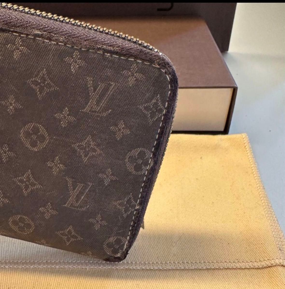 未使用に近い！ ルイヴィトン LOUIS VUITTON モノグラム　デニム　財布 長財布 ジッピーウォレット