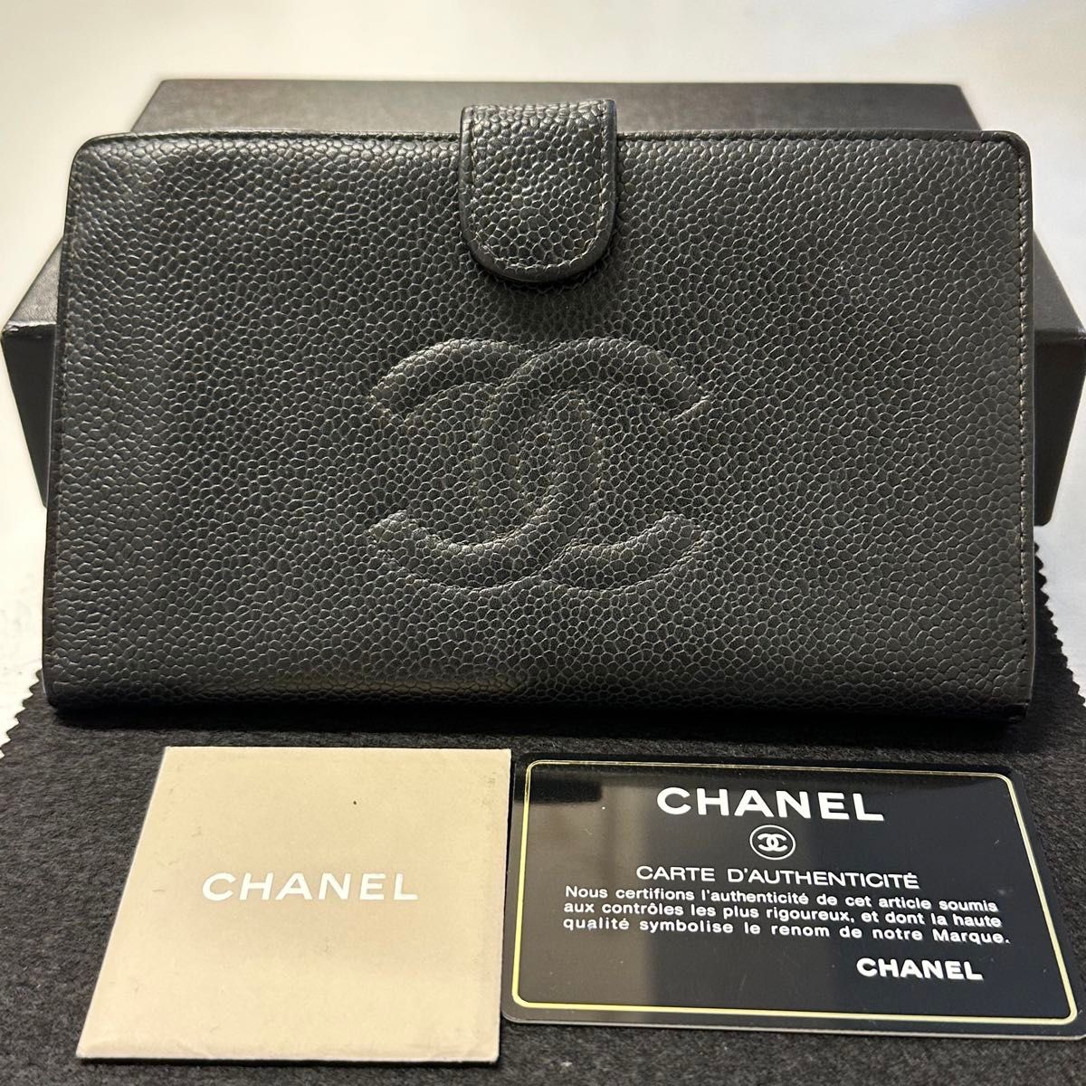 未使用に近い！ シャネル CHANEL 財布 長財布 キャビアスキン ココマーク　デカココ