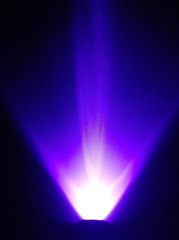 即納 ミニ 小型 ブラックライト 紫外線ライト LEDライト 395nm UVライト ハンディUV懐中電灯 防水 レジン用硬化ライト 夜釣り_画像6