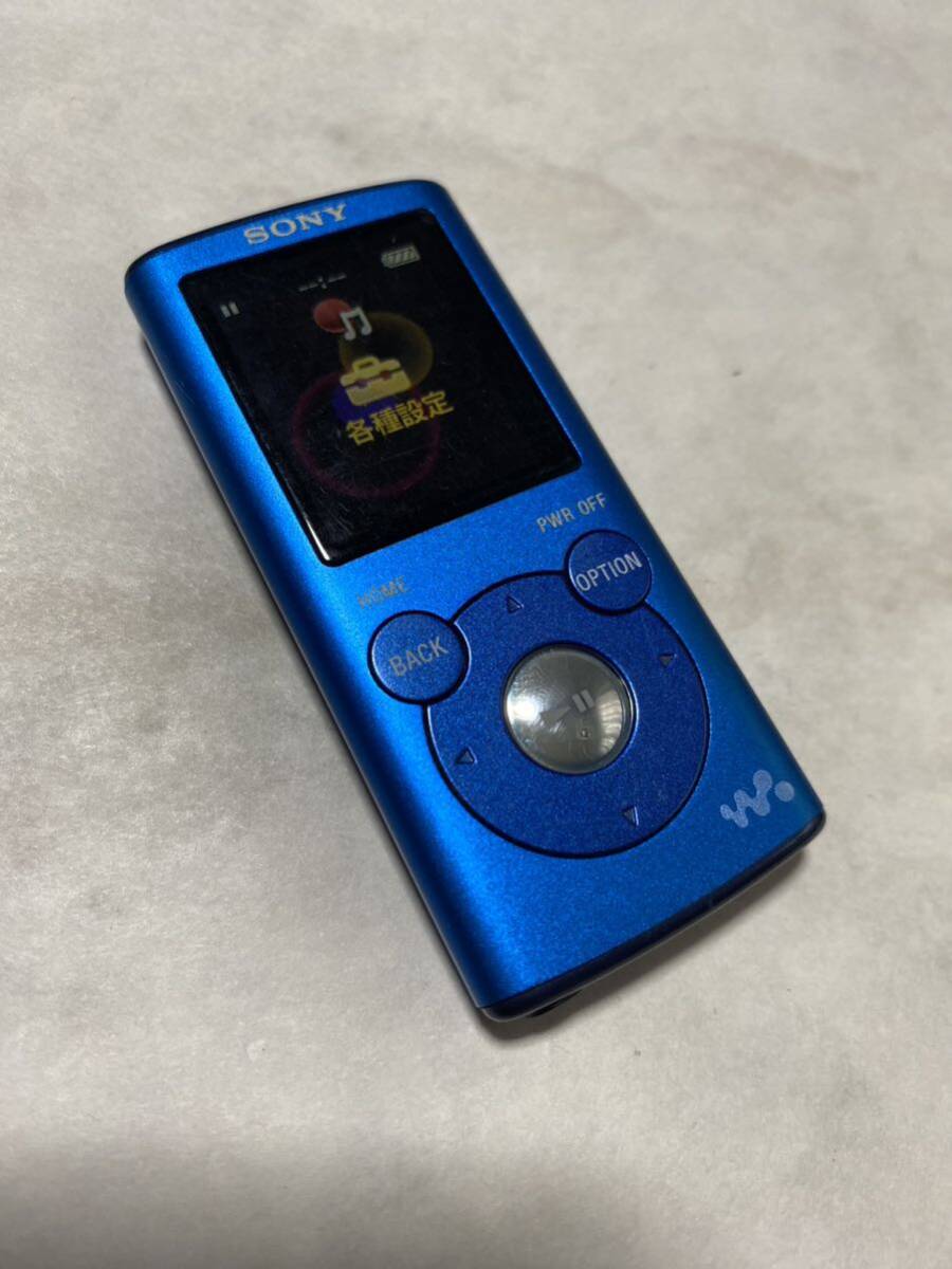 【送料無料】ソニー デジタルウォークマン NW-E052♪ブルー 2GB SONYWALKMAN♪即決ポータブルオーディオプレーヤーdigital media player_画像1