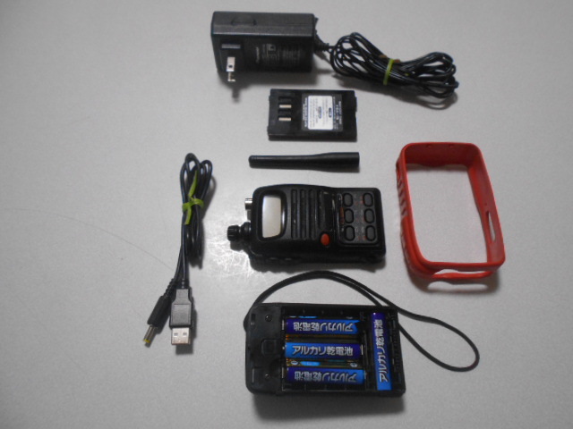 YAESU FT-40*430M Hz band small size transceiver!USB power supply correspondence! manual / rare single three battery case attaching!!