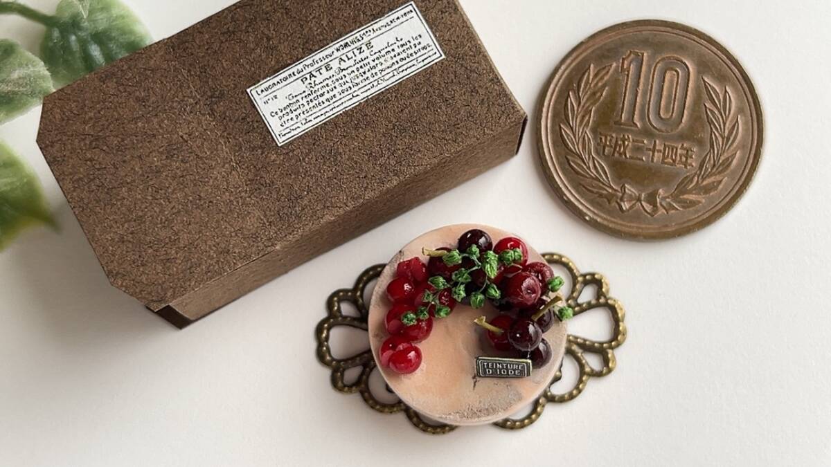 ■ミニチュア■アメリカンチェリーネイキッドチョコケーキドールハウスハンドメイドの画像3