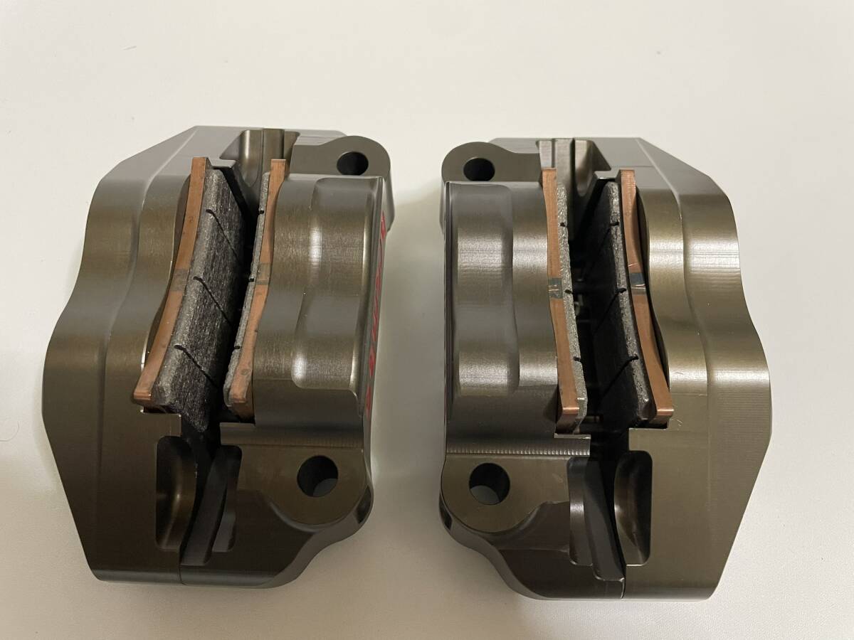 【美品】Brembo（ブレンボ）HPK P4 30/34 CNC アルミ削出し ラジアル 2ピースキャリパー (ペア) ヤマハ 07-14 YZF-R1の画像4