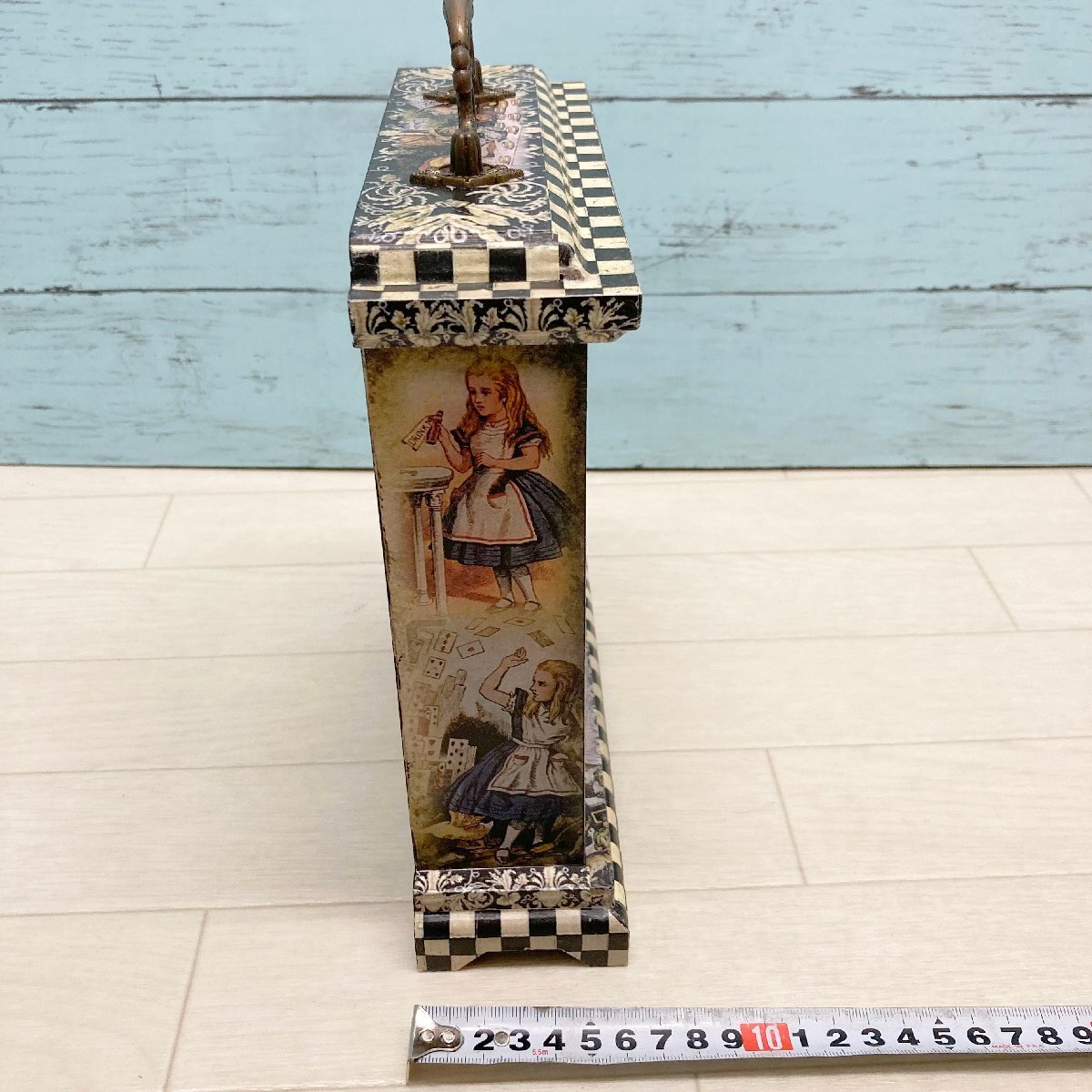 栖落i210 不思議の国のアリス デコパージュ木製置時計 単三電池(1.5V) 別売 幅約20cm×高さ約26cm×厚さ約6cm 定価35,000円相当の画像6