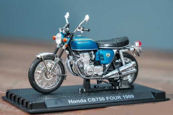 ◆即決◆希少◆台湾セブンイレブン限定商品★ミニカー ホンダ Honda CB750 FOUR 1969 1/24 検索：京商 ミニチャンプスの画像2