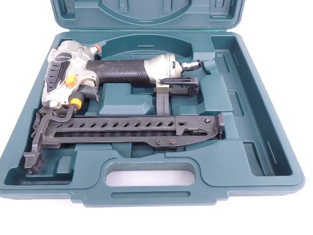 HITACHI/日立工機 4mm 常圧フロアタッカ N3804MF シルバー ケース付 ◆ 6D771-5