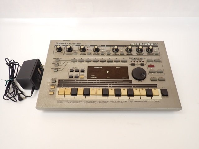 Roland Roland MC-303 Groovebox glue vu box rhythm machine sequencer * 6DFC7-6