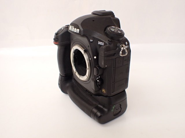 Nikon ニコン デジタル一眼レフカメラ D850 ボディ バッテリーパック MB-D18 付き □ 6D6F0-8の画像3