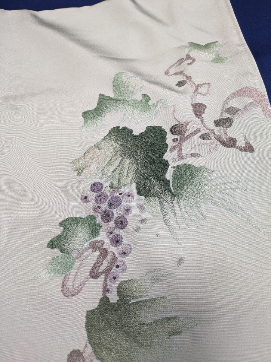 か74 色留め袖 袷着物 薄いグレーに葡萄の画像7