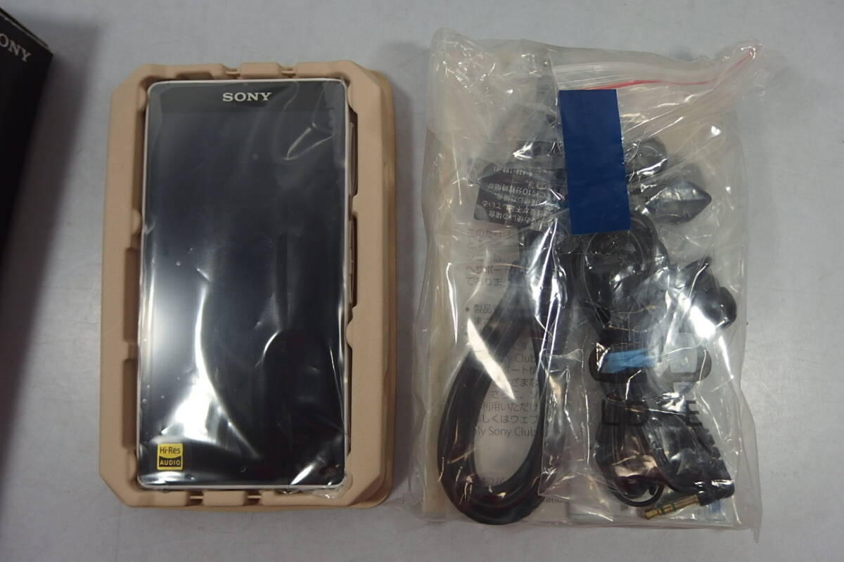 ◆未使用 SONY(ソニー) ハイレゾ/ノイズキャンセル/リニアPCM WALKMAN ウォークマン 32GB NW-F886 ホワイト デジタル/メモリーオーディオの画像4