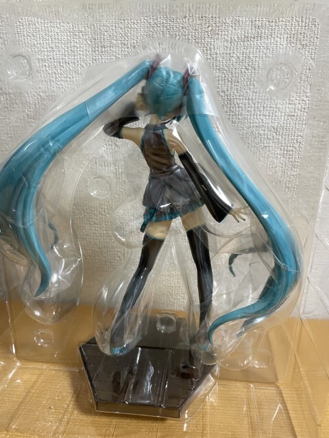 【中古品】グッドスマイルカンパニー 初音ミク　フィギュア