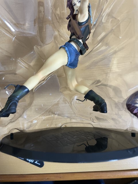 【中古美品】Revy「ブラックラグーン」 フィギュア 1/8スケール塗装済完成品(部品欠品） 原型製作：高橋剛 ALTERの画像6