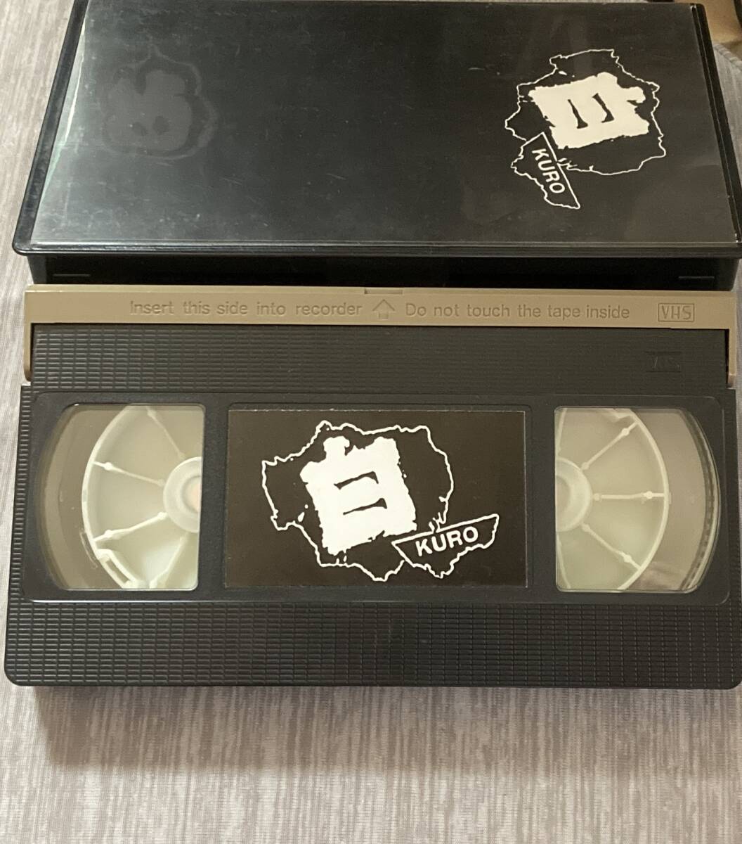 超激レア!!即決♪伝説の北九州ハードコアパンクバンド「白 KURO」HISTORY OF 90's LIVE／VHSビデオテープ（正規販売品）匿名配送します♪_画像4