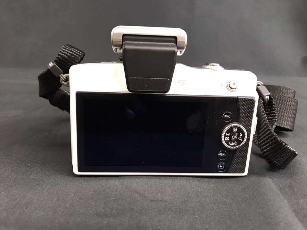 OLYMPUS PEN Mini E-PM1 M.ZUIKO DIGITAL 14-42mm 1:3.5-5.6 M.ZUIKO DIGITAL 17mm 1:2.8 ミラーレス一眼 カメラ ホワイト 42j-3-2の画像6