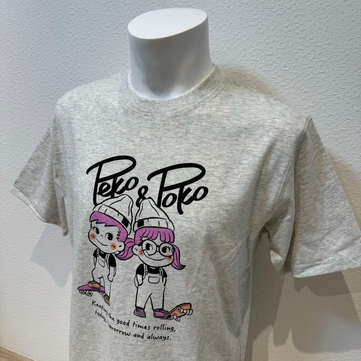 L新品Pekoペコちゃんスケボーペコ＆ポコちゃんTシャツ不二家サンリオ正規品