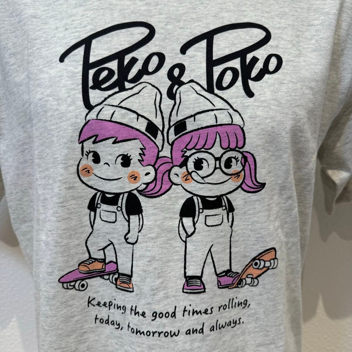 L新品Pekoペコちゃんスケボーペコ＆ポコちゃんTシャツ不二家サンリオ正規品