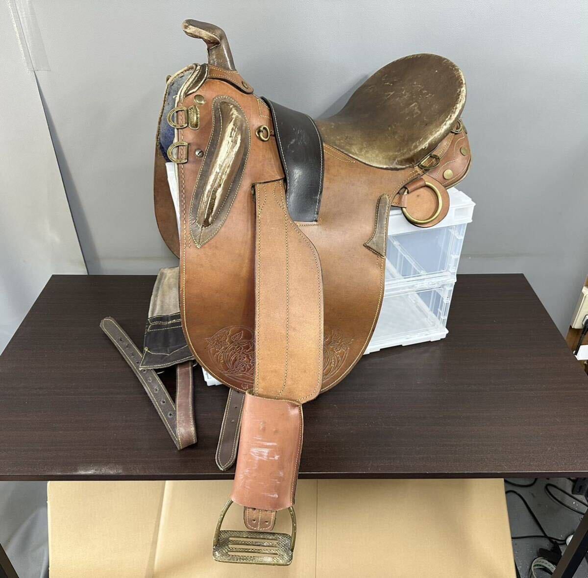 ウエスタンサドル 鞍 乗馬 馬具 カウボーイ SYDNEY SADDLERY 英国製 現状品の画像1